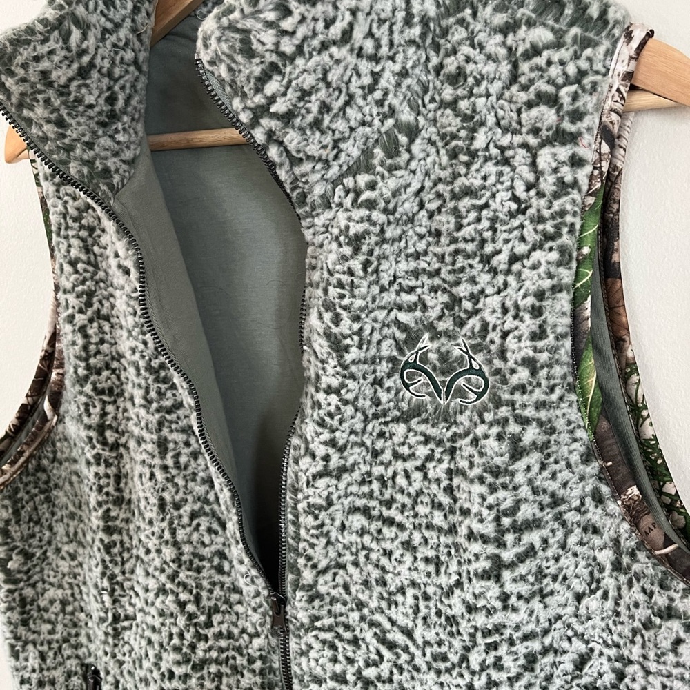 Realtree Vest - Women’s L